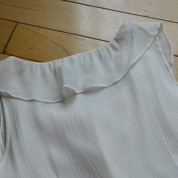 St. John Ruffle Front Silk Top Size P XS Offwhite Women - Picture 9 of 11